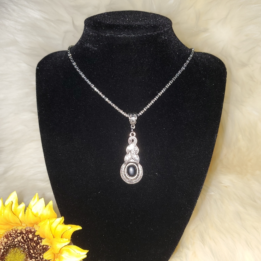 Silver chain w/ Marcasite Pendant